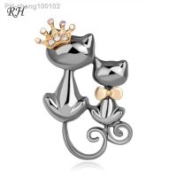 Vintage Metal Crystal Couple Queen Cat Brooch For Women Mom Collar Pins Corsage Double Animal Brooch Badges Jewelry Accessories