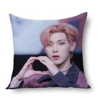 {fabric sofa}Yeosang Ateez ปลอกหมอนห้องนอนเครื่องประดับโฮมออฟฟิศปลอกหมอนสี่เหลี่ยมซิปปลอกหมอนผ้าซาตินเป็นมิตรกับสิ่งแวดล้อม WJY