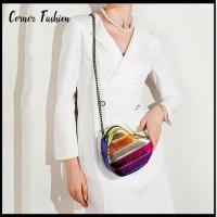 CORNER FASHION หนังพียู กระเป๋า Crossbody เมทัลลิก ลายทางสีรุ้ง กระเป๋าสะพายไหล่แบบสั้น ของใหม่ โซ่ห่วงโซ่ กระเป๋ารูปหัวใจ สำหรับผู้หญิง