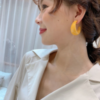 New Style 925 Silver Needle Retro Hong Kong Style Circle Earrings Pop Acrylic White Exaggerated C-shaped Earrings Women