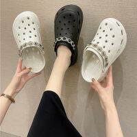 Cross-border new slippers womens thick-soled summer seaside beach hole shoes ins tide net red fashion all-match non-slip