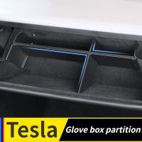 Tesla Model 3/Y Co-pilots Glove Compartment Divider on-board Storage Storage Box Storage