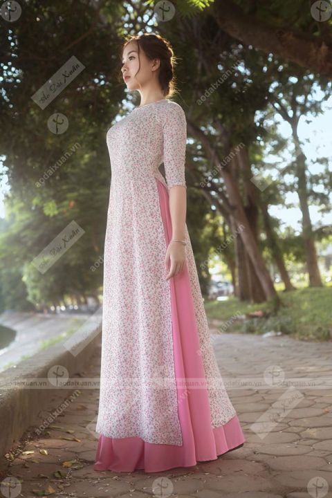 Áo dài hoa nhí trắng hồng 4 tà (2 lớp) kiểu cổ tròn, tà A xòe, vải ...