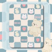 เคสซิลิโคน ลายหมีน้อยน่ารัก พร้อมช่องใส่ดินสอ กันกระแทก สําหรับ iPad Air 5 2021 2019 10.2 7 8 2018 9.7 6 4