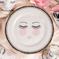 CHA จานเซรามิค Philos , Miss Etoile Plate Medium Round Zig Zag Black W/ Close Eyes : PL166 | สำหรับใส่อาหาร ลายสวยๆน่ารักๆ จาน ชาม  จานเซรามิก