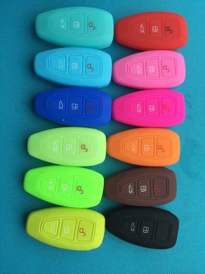 On CW】1Pc New 3 Button Silicone Car Key Case Cover For Ford Focus 3 MK3 Mondeo Fiesta Kuga Escape 2013 2014 Smart Style Shell