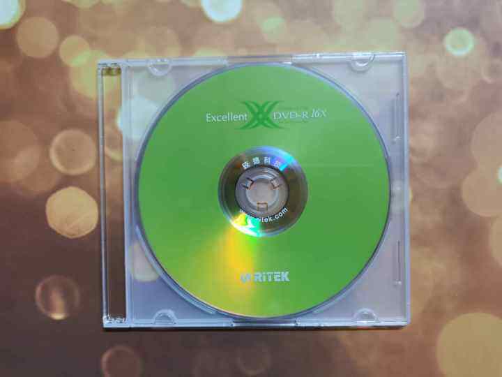 กล่องเปล่าใส่แผ่น-cd-dvd-slim-ขาวใส-ขนาดมาตรฐาน-หนา-5-0-mm-แพ็คละ-4-แผ่น