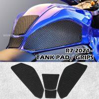 ื่น☃แผ่นรองถัง2021 R7ใหม่สำหรับ YZFR7 R7 YAMAHA YZF 2021 2022แผ่นรองถังหนังงูรูปลอกสติ๊กเกอร์แท๊งค์น้ำมันที่ยึดเข่า