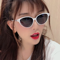 Cat Eye Sunglasses Personality Classic Cat Woman Glasses Retro Female Men Ladies Famous Brand Retro Fashion Sun Glasses Eyewear for Women Men