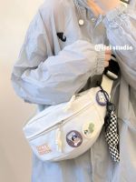 ◄ Canvas casual bag womens 2023 new trendy Messenger bag summer sports chest bag Niche all-match ins pocket