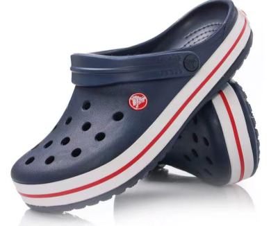 Crocs น้ำหนักเบาสำหรับทั้งชายและหญิงรุ่นใหม่ที่เป็นแรงบันดาลใจให้สีน้ำเงินเข้มสำหรับผู้ชายและผู้หญิง