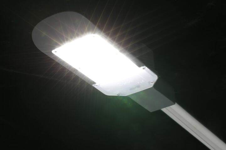 eve-โคมไฟถนน-led-flat-แฟลท-พร้อมขายึด-80w-แสงเดย์ไลท์-รุ่น-led-street-light-flat-80-w-แถมฟรีขาโคมพร้อมตัวยึด