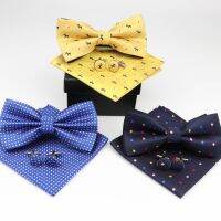 【Fashion house]บุรุษอย่างเป็นทางการ Dot สุนัขลายโพลีเอสเตอร์ Bowtie กระเป๋าสแควร์กระดุมข้อมือชุดโบว์ผูกผ้าเช็ดหน้าข้อมือลิงค์จำนวนมากสามชิ้นชุด