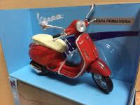 รถโมเดลเหล็ก Vespa สเกล 1 ต่อ 12 คันใหญ่ สีแดง เบาะสีขาว