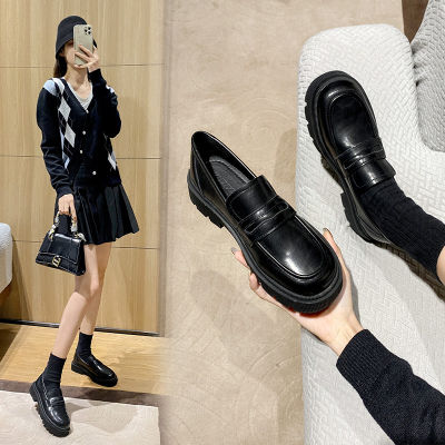 รองเท้านักเรียนสไตล์อังกฤษใหม่ รองเท้าแฟชั่นสตรี รองเท้าสไตล์เกาหลี หนังเรียบง่ายและใช้งานได้หลากหลาย นุ่มสบาย