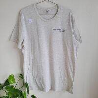 (T644)​ เสื้อยืดคอกลม -Size L- พิมพ์ลาย มือ 2