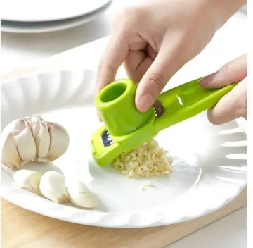 1PCMulti-Functional Manual Vegetable Slicer: Safe Mandoline Slicer