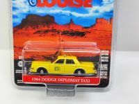 1:64 1984 Dodge Taxi Diecast โลหะผสมรุ่นรถของเล่นสำหรับของขวัญ Collection