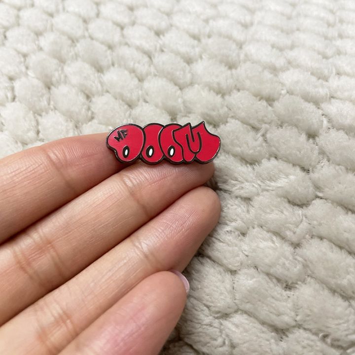 cw-pins-metal-face-rapper-badge-hip-hop-old-school-music-jewelry