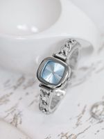 2023 new watch womens niche light luxury high-end simple fashion small sugar cube bracelet watch for female students 【JYUE】