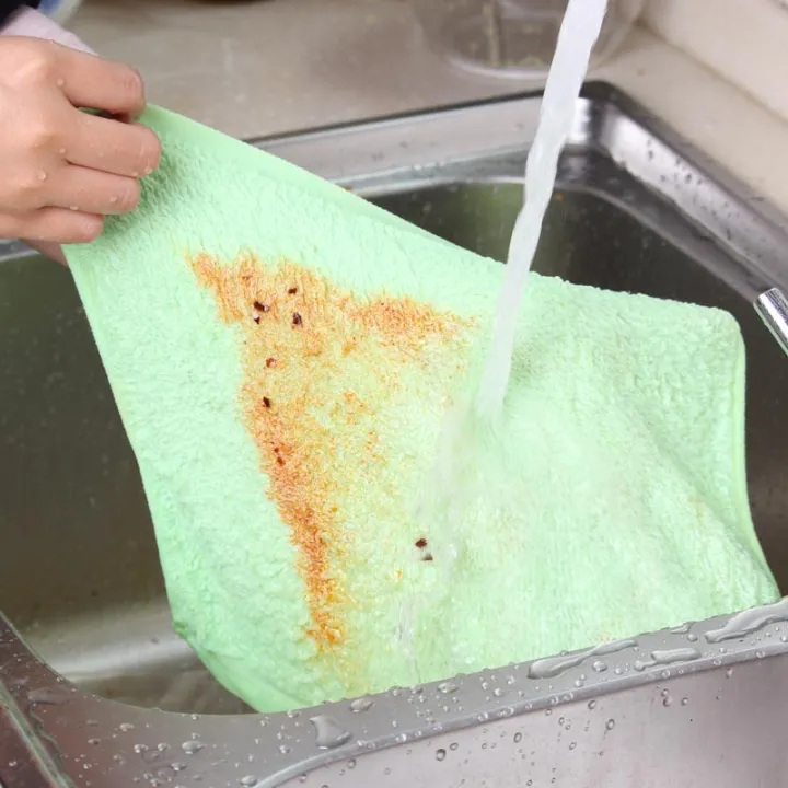 Oilfree kitchen dishcloth absorbs water, oil and dirt. Wood fiber is