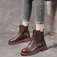 Bluescola Martin Boots สำหรับผู้หญิงสไตล์เกาหลีรองเท้าสั้นวินเทจแพลตฟอร์มรองเท้าหนังกลางส้นรองเท้าผอมรองเท้าส้นสูงสีดำ Shoes