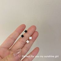 S925 Silver Needle Temperament Advanced Sense Black and White Oil Dropping Clover Earrings Female Simple Female Small and Delicate Fashion Earrings 3YWY