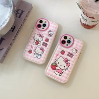 Sanro Hello Kitty เคสลายการ์ตูนเต็มตัวกันกระแทกลายสตรอเบอร์รี่เคสโทรศัพท์มือถือสวยสำหรับ iPhone 15 Pro Max Plus เคสโทรศัพท์นิ่มสำหรับ iPhone 14 Po Max เคสกันกระแทกเคสสำหรับ Apple 13 12 11เคสห่อหุ้ม