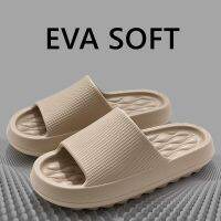 รองเท้ากันลื่นอาบนํ้าแข็งนวดรองเท้าแตะ EVA สำหรับผู้ชายผู้หญิงแฟชั่นใหม่สำหรับฤดูร้อนรองเท้าเสริมส้นชายหาดบ้านคู่รัก