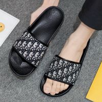 New Mens Slippers Fashion Korean Casual Indoor Home Bathroom Wear-resistant Non-slip Summer Casual Mens Beach Slippers