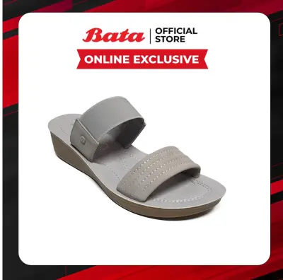 Online Exclusive Bata บาจา รองเท้าแตะลำลองแบบสวม ดีไซน์เก๋ด้วยสายคาดสาย รองรับน้ำหนักเท้าได้ดี สูง 1 นิ้ว สำหรับผู้หญิง รุ่น BRIDGET สีเทาน้ำตาล5802044