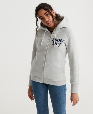 SUPERDRY APPLIQUE SERIF ZIPHOOD UB - ฮู้ดดี้ เสื้อฮู้ดแบบมีซิป สำหรับผู้หญิง สี Applique Summer Marl