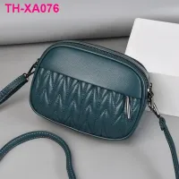 The new 2023 ms round soft leather bag middle-aged multilayer shoulder inclined is contracted to buy food