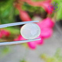 4.90 ct. พลอยมุกดา, มุกดาหาร หรือ จัทรกานต์ (Natural Moonstone) มีเหลือบสีขาว เป็นพลอยที่มีเสน่ห์และเป็น 1 ในพลอยนพเก้า การันตีพลอยแท้