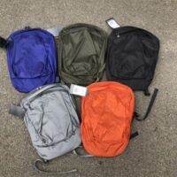 ☌☞✲ Arcteryx 15 L กระเป๋าเป้สะพายหลังขนาดเล็กกระเป๋าเป้สะพายหลังผู้ชายและผู้หญิงที่มีผิวกันน้ำแบบพกพาบางส่วนกีฬากลางแจ้งโจ๊กเกอร์ที่เดินทางมาพักผ่อน