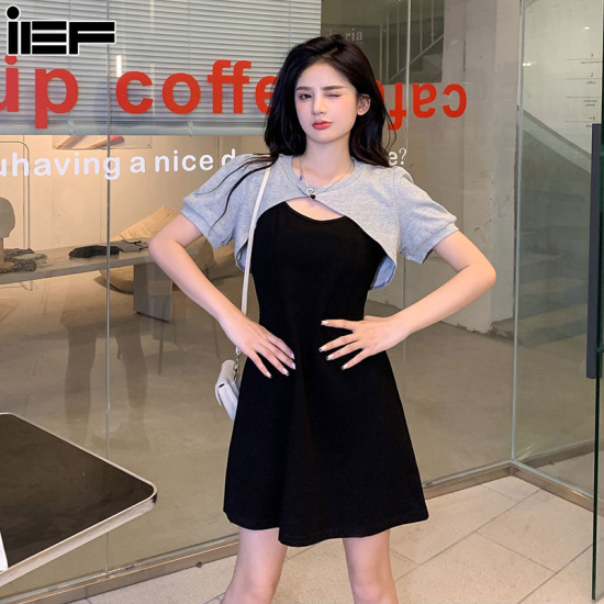 sẵn s ) Váy hai dây yếm hoạ tiết loang cúp ngực xẻ ngực v dáng ngắn xoè |  Shopee Việt Nam