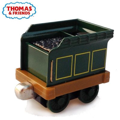 รถไฟแม่เหล็ก Thomas And Friends รถของเล่นสำหรับเด็กผู้ชาย1: 43หุ่นอัลลอยโลหะรถลากของเล่นสำหรับเด็กสวยงาม