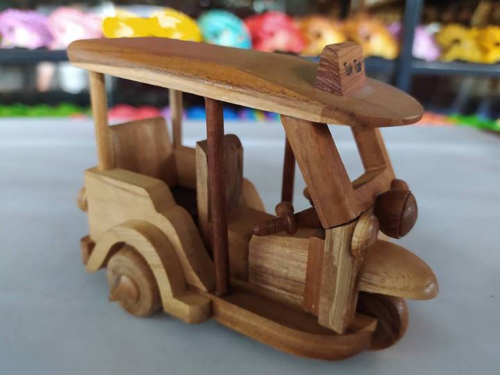 pw01-โมเดลรถสามล้อเครื่อง-tuk-tukประดิษฐ์-รถยนต์ไม้-ขนาด-11x6x8-cm-หุ่นไม้-งานหัตถกรรม-ของสะสม-ของขวัญ-ตุ๊กตา-ของเล่น