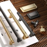 【LZ】◆  Moderno luz zinco liga móveis maçanetas Golden Wardrobe alça sólida Single-Hole gaveta e armário luxo e nórdico