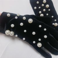 ผู้หญิง Elegant Pearl Beaded ถุงมือกำมะหยี่สีดำหญิงฤดูใบไม้ผลิฤดูร้อน Vintage ครีมกันแดดขับรถถ่ายภาพถุงมือ R421