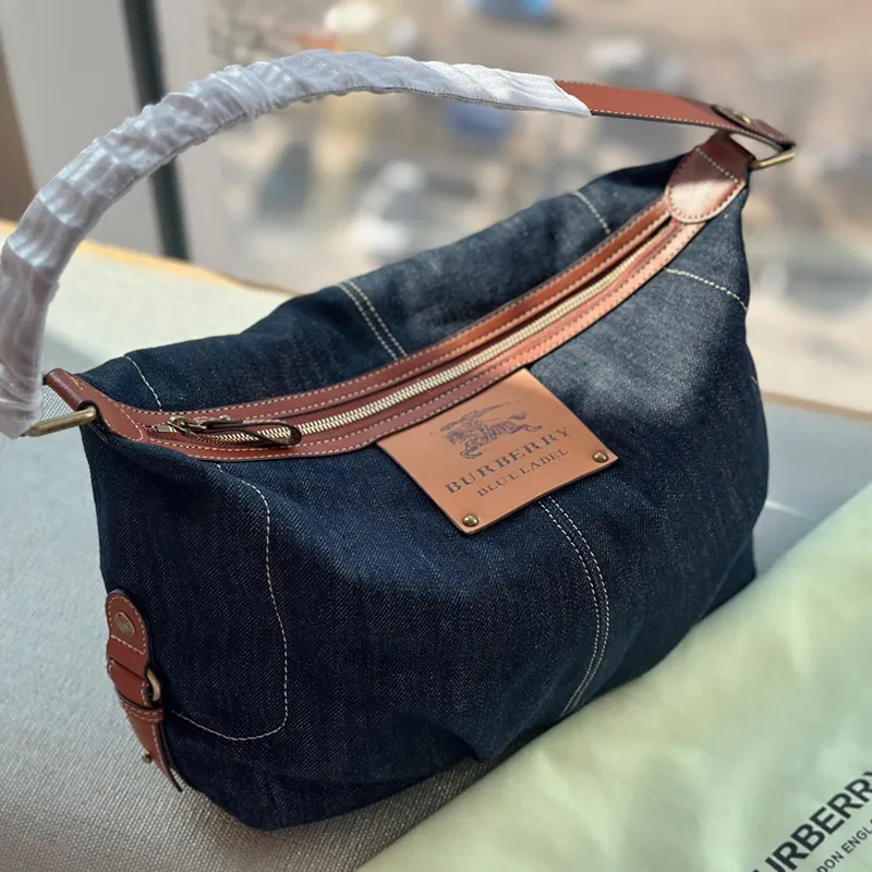 Aggregate 109+ burberry bags online uae super hot 3tdesign.edu.vn