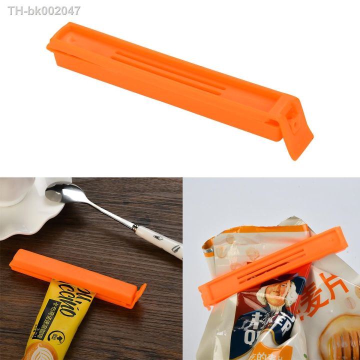 10-8-6pcs-11cm-portable-kitchen-storage-food-snack-seal-sealing-bag-clips-sealer-clamp-plastic-bag-clips-tool-random-color