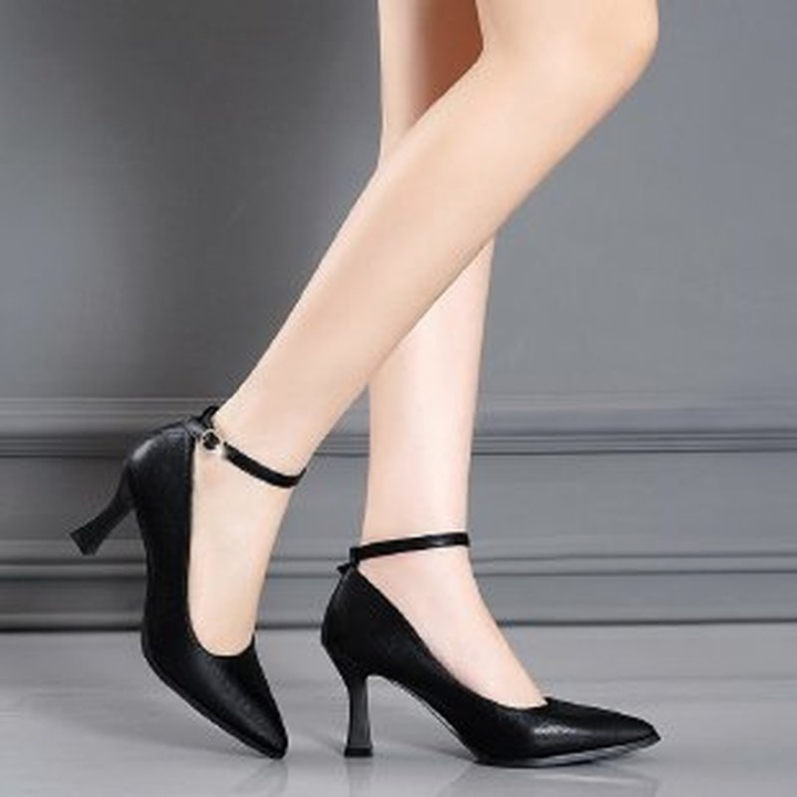 รองเท้าส้นสูงสีดำผู้หญิง2022ฤดูใบไม้ผลิฤดูใบไม้ร่วงใหม่เทพธิดาพัดลม-stiletto-แฟชั่นหนังนุ่มสีทึบรองเท้าเดี่ยว
