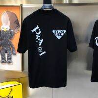 (คัดลอกต้นฉบับ) PRADA1ยุโรปใหม่เสื้อยืดแขนเสื้อสั้นใส่ได้ทุกเพศเคาน์เตอร์ที่มีคุณภาพเดียวกันด้านบนสามเหลี่ยมด้านหน้าและด้านหลังแบบป้าย + แท็ก #1999