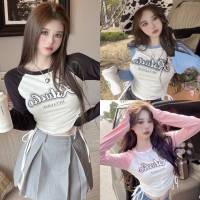 ? เสื้อครอปคอกลม แขนยาวสายสกรีนตัวอักษร สินค้าพร้อมส่ง ( 5K67 )-C