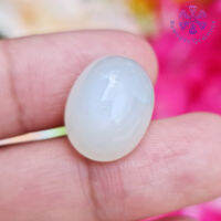 13.62 ct. พลอยมุกดา, มุกดาหาร หรือ จัทรกานต์ (Natural Moonstone) มีเหลือบสีขาว เป็นพลอยที่มีเสน่ห์และเป็น 1 ในพลอยนพเก้า การันตีพลอยแท้