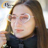 (Bros Woo) แว่นกันแดดเพชรรูปหัวใจสุดหรู New Western Decorative Shades For Women