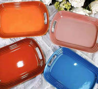 French LE CREUSET Cool สีสี่เหลี่ยมผืนผ้าถาดสลัดผลไม้ชามบนโต๊ะอาหารเซรามิคแผ่นสแควร์บนโต๊ะอาหาร31ซม.