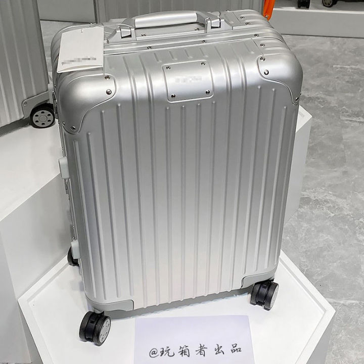 Rimowa Rimova Luggage Super Relaxed Super Suitable for Your Suitcase ...