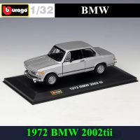 Bburago 1:32 1972 BMW 2002TII simulation alloy car model plexiglass dustproof display base package Collecting gifts